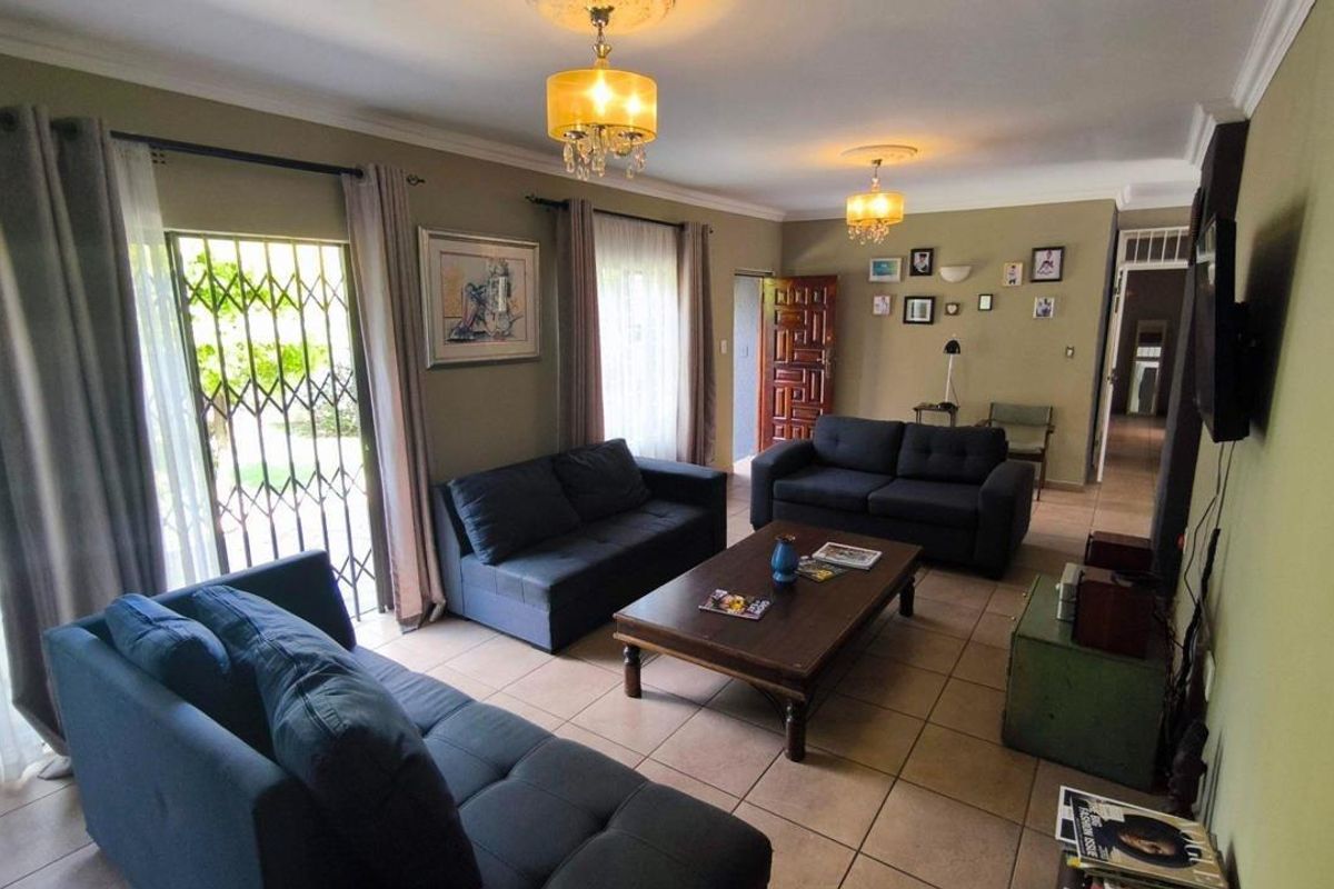 Versatile Family Home with Two Income-Generating Flats - Photo 3