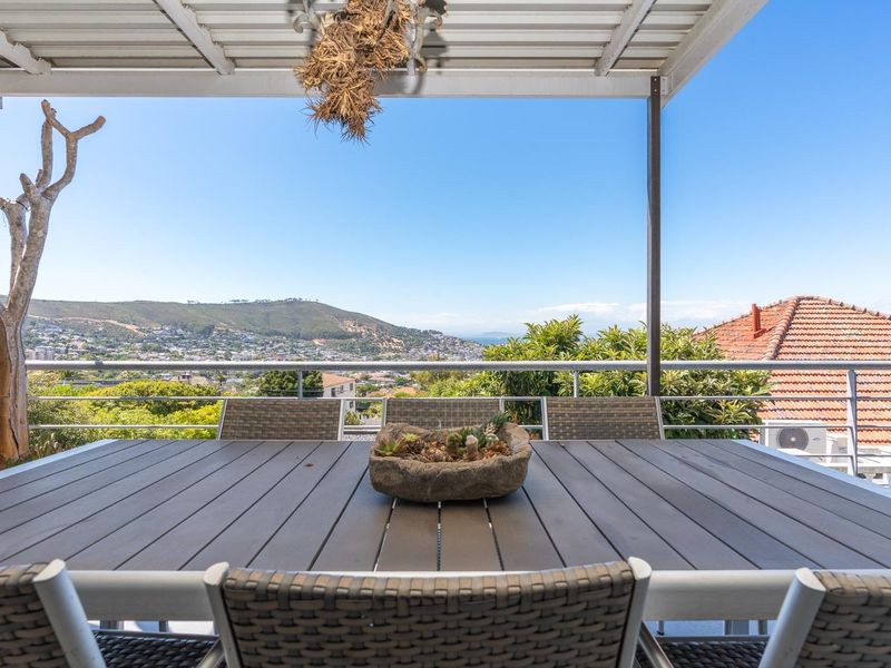 Large Family Home in Leafy Oranjezicht - Photo 9