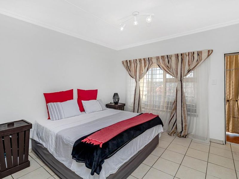 Bachelor Pad for sale in Windsor East - Photo 5