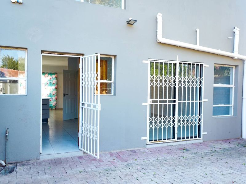 LOCK & GO Immaculate 3-Bedroom APPARTMENT in DERSLEY PARK - Photo 8