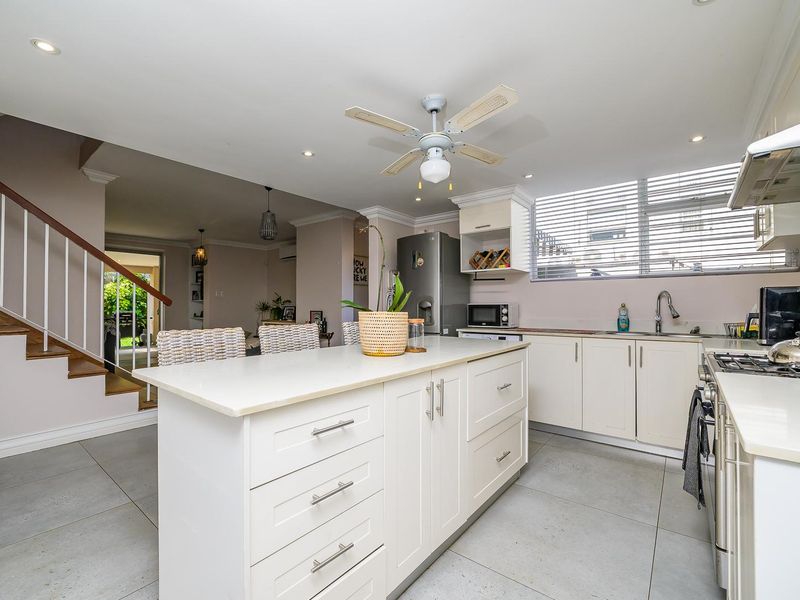 Hendra Estates -NEW ON THE MARKET! Stunning, Pet-Friendly Townhouse For Sale In Prime Umhlanga - Photo 5