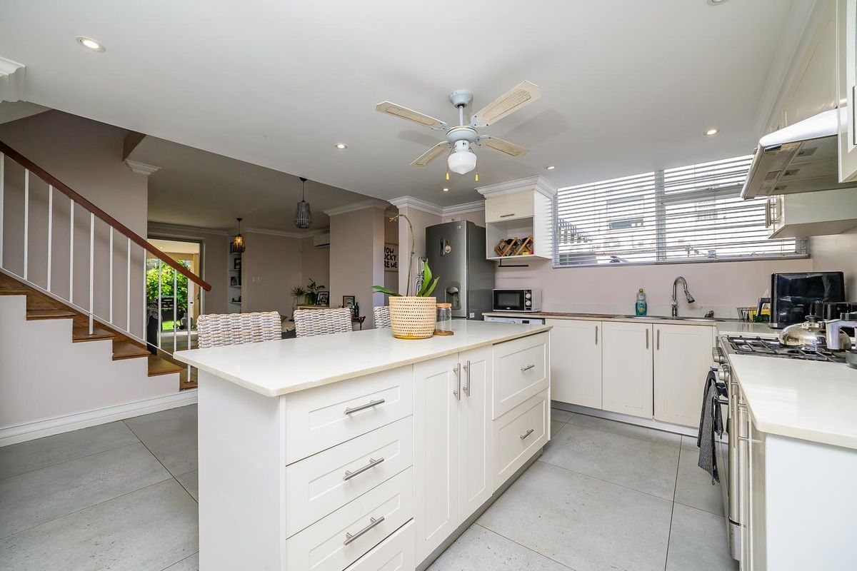 Hendra Estates -NEW ON THE MARKET! Stunning, Pet-Friendly Townhouse For Sale In Prime Umhlanga - Photo 5