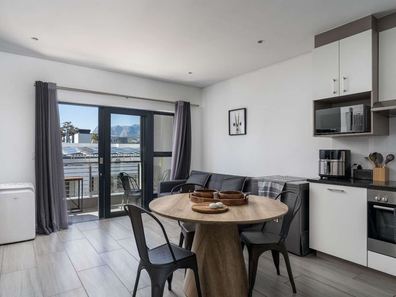 Modern Living in the Heart of Stellenbosch – 95 on Bird Street Apartments - Photo 2