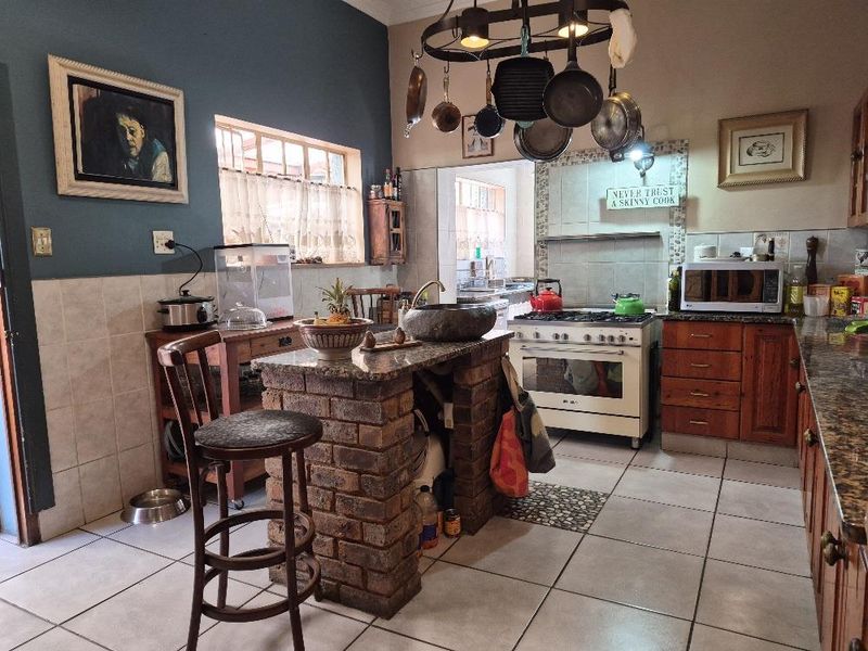 Well kept family home in Plantation Boksburg - Photo 4