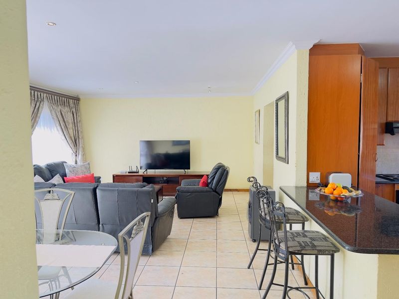 3 Bedroom Townhouse for Sale in Vorna Valley - Photo 5