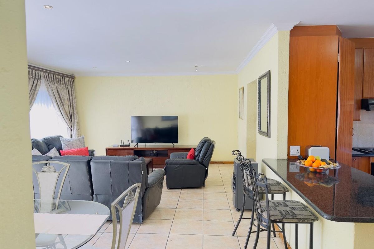 3 Bedroom Townhouse for Sale in Vorna Valley - Photo 5