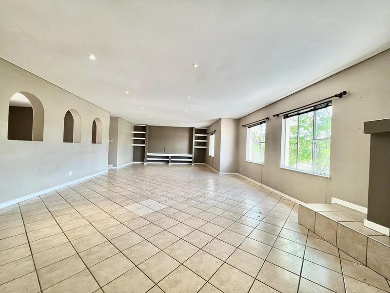 3 Bedroom House For Sale in Ludwigsdorf - Photo 3