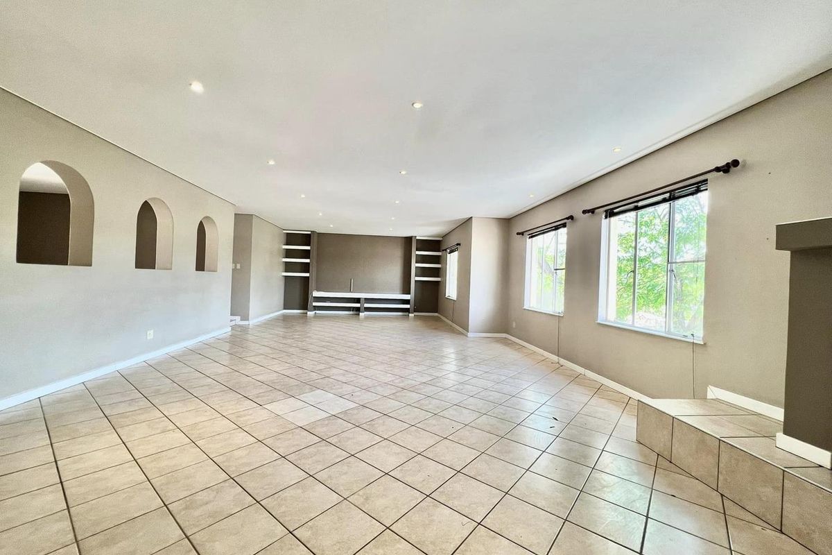 3 Bedroom House For Sale in Ludwigsdorf - Photo 3