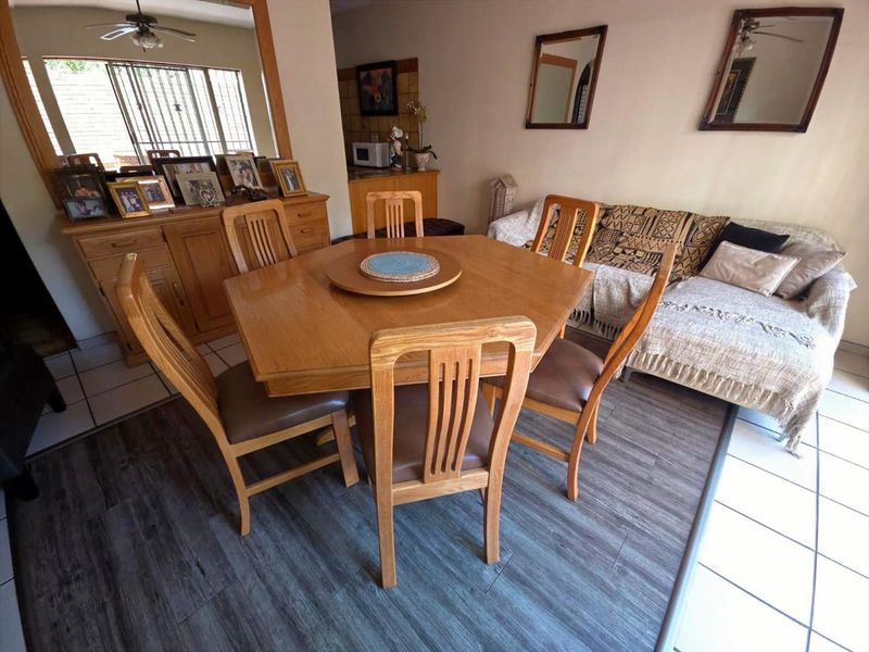 Spacious Townhouse in Sought-After Faerie Glen, Pretoria East - Photo 3
