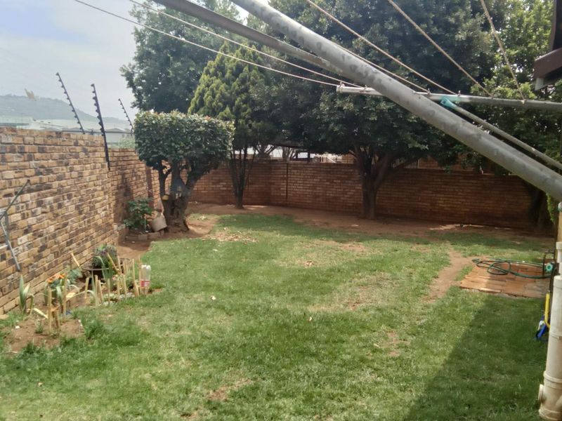 INVESTORS , NEWLY WEDS OR PENSIONER - Photo 5