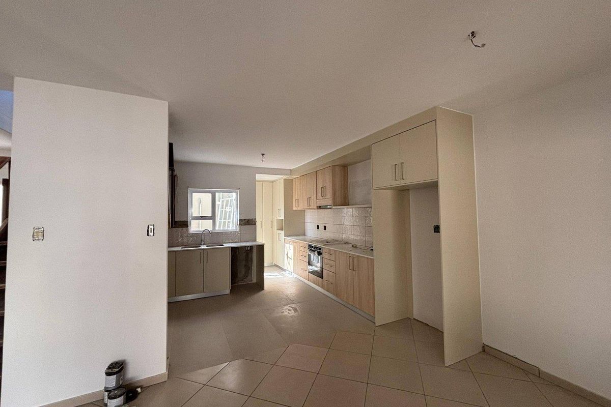 3 Bedroom Townhouse TO LET in Ludwigsdorf - Photo 2