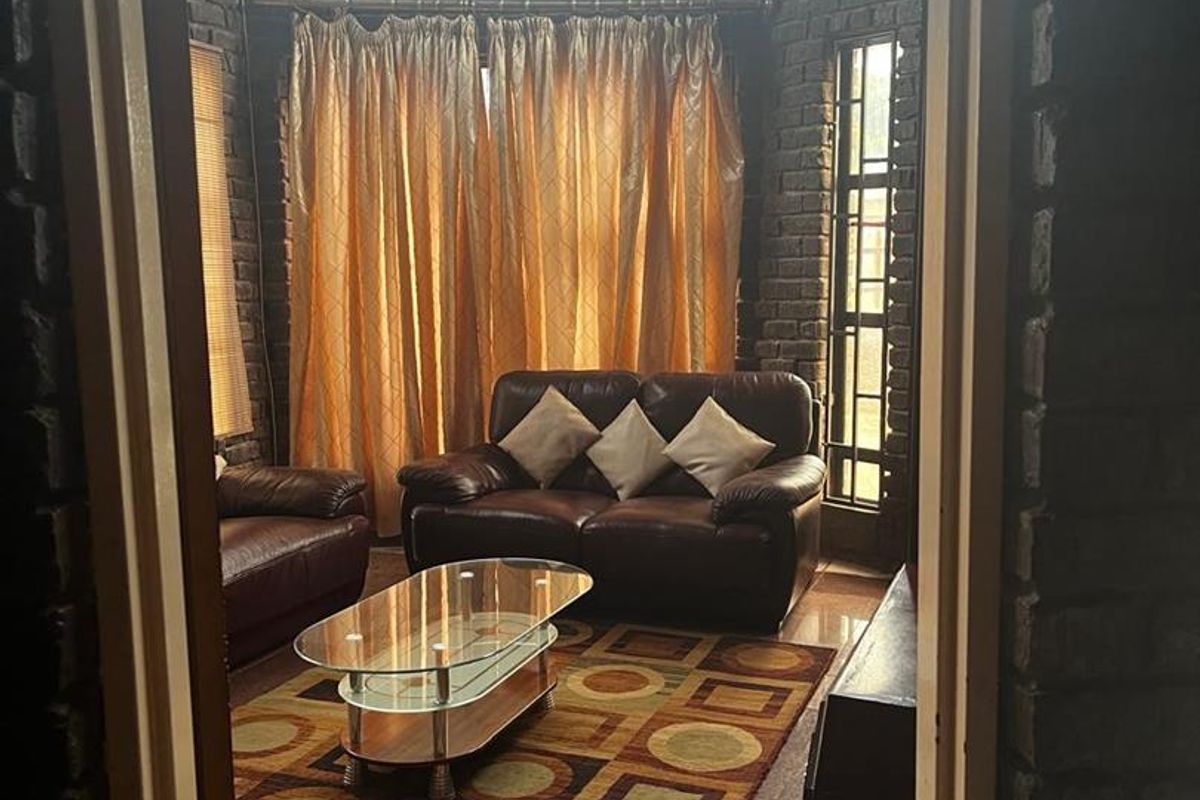 House for Sale in Madadeni, Newcastle, KZN - Photo 2