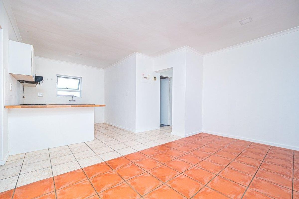 Stylish 2-Bedroom Apartment on the 2nd Floor - Photo 3