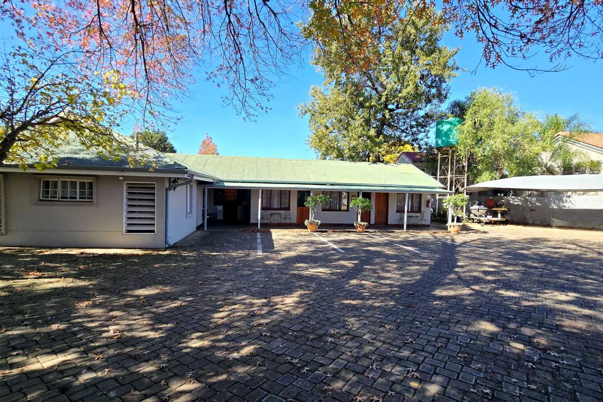 Spacious Guesthouse & Events Venue with Endless Potential in Pretoria East - Photo 3