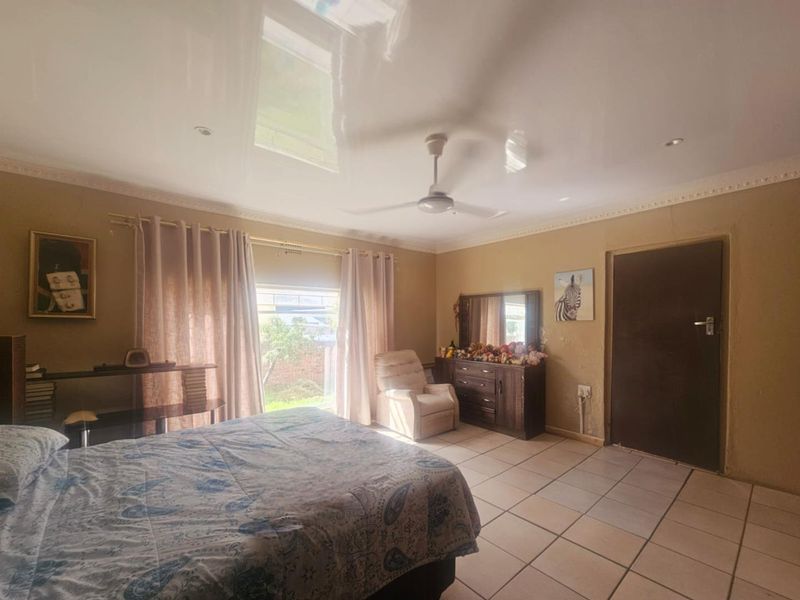 "Suburban Bliss: 3-bedroom home, Prime Location!" - Photo 8