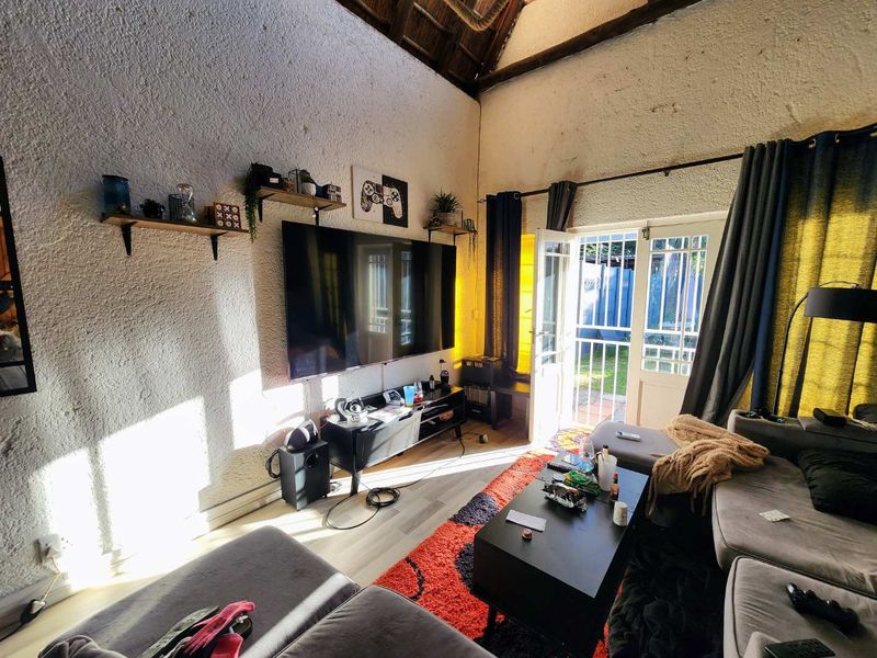 Self-Funding Investment: Dual-Living Riviera Gem with R30,000 Income to Cover Your Bond - Photo 4