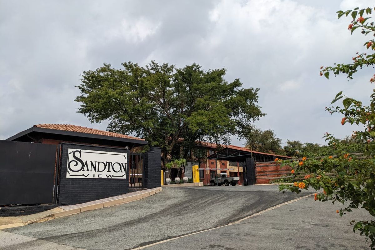Prime 113sqm Office with Ample Parking in a Secure Complex in Kensington B, Randburg - Photo 2