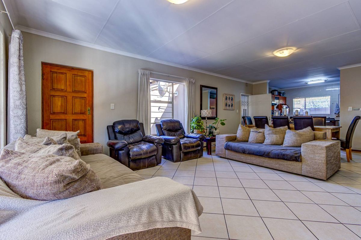 SAFE AND SECURE - Photo 5