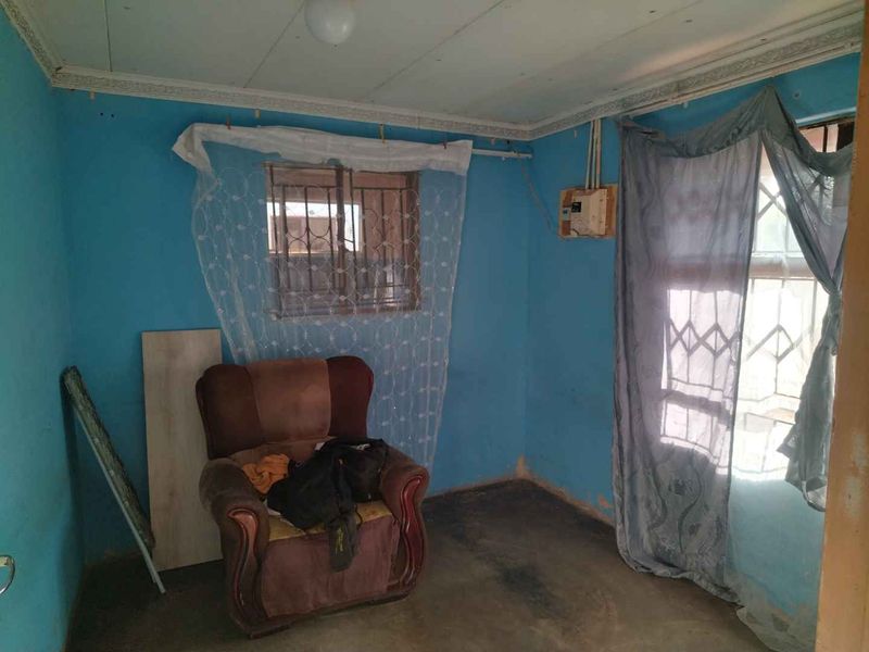 3 bedrooms house for sale in Soshanguve East - Photo 4