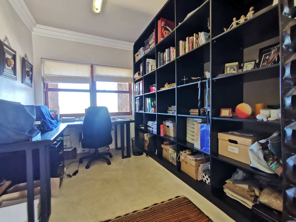 STUDY NEXT TO MAIN BEDROOM 