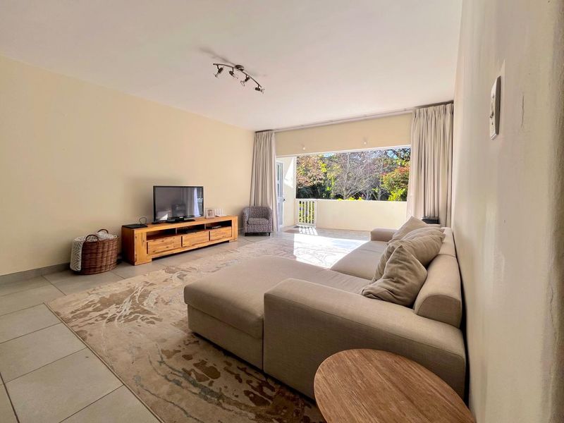 Beautifully renovated 3 Bedroom Garden unit - Photo 7