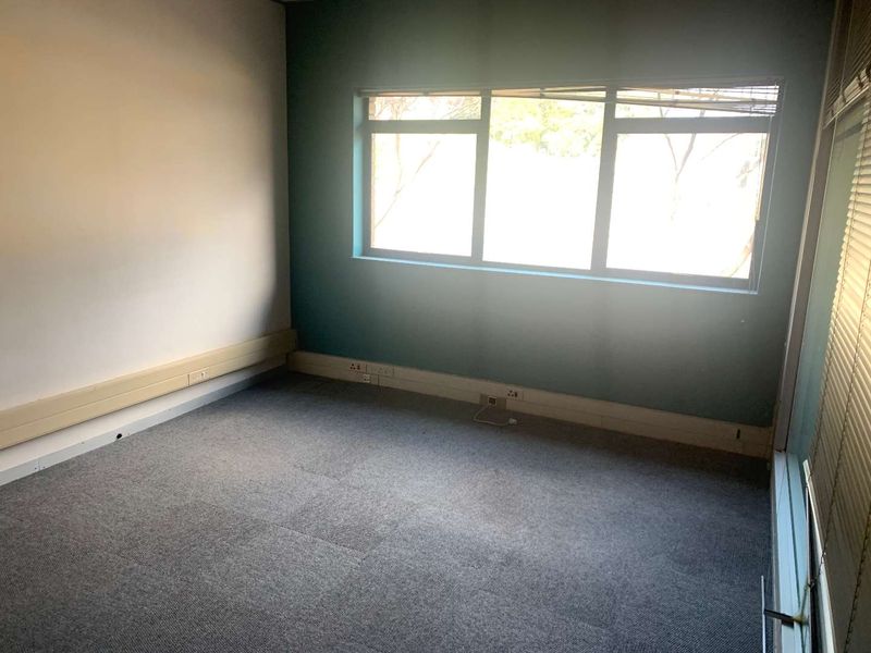 388m2 Office Space To Let | 39 Empire Road, Parktown - Photo 4