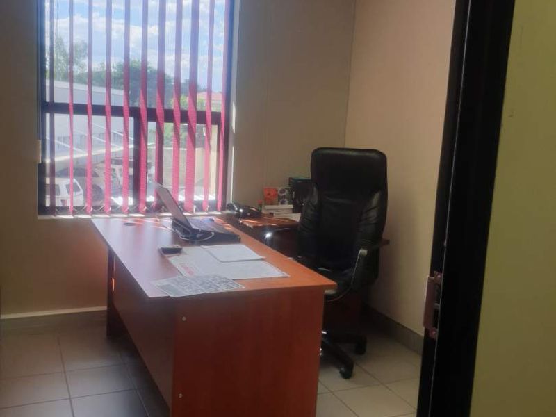 WAREHOUSE TO LET NEAR GAME - Photo 5