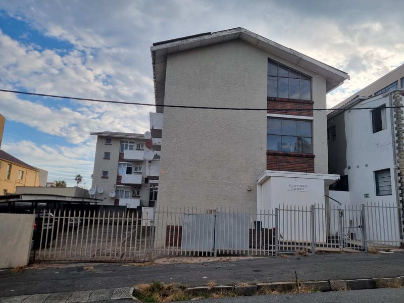 Well Positioned, Charming Apartment For  A  Small Family or Students - Photo 7