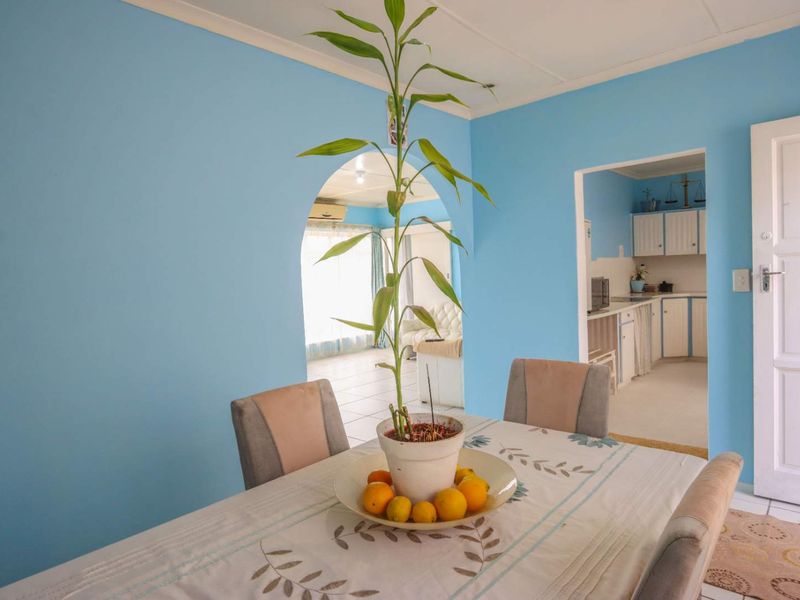 Spacious 3-Bedroom Family Home with Three Outbuildings - Photo 9