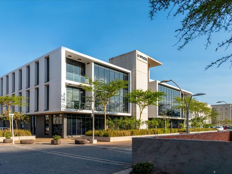 Professional office space in Spaces Umhlanga on fully flexible terms. - Photo 2