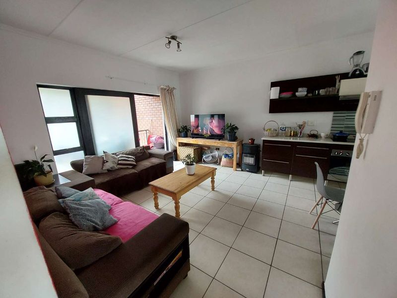 ULTRA MODERN BALWIN COMPLEX , 2 BEDS , 1 FULL BATH-VIEWS FOR DAYS -ON THE GARDEN ROUTE IN WINCHESTER HILLS - Photo 5