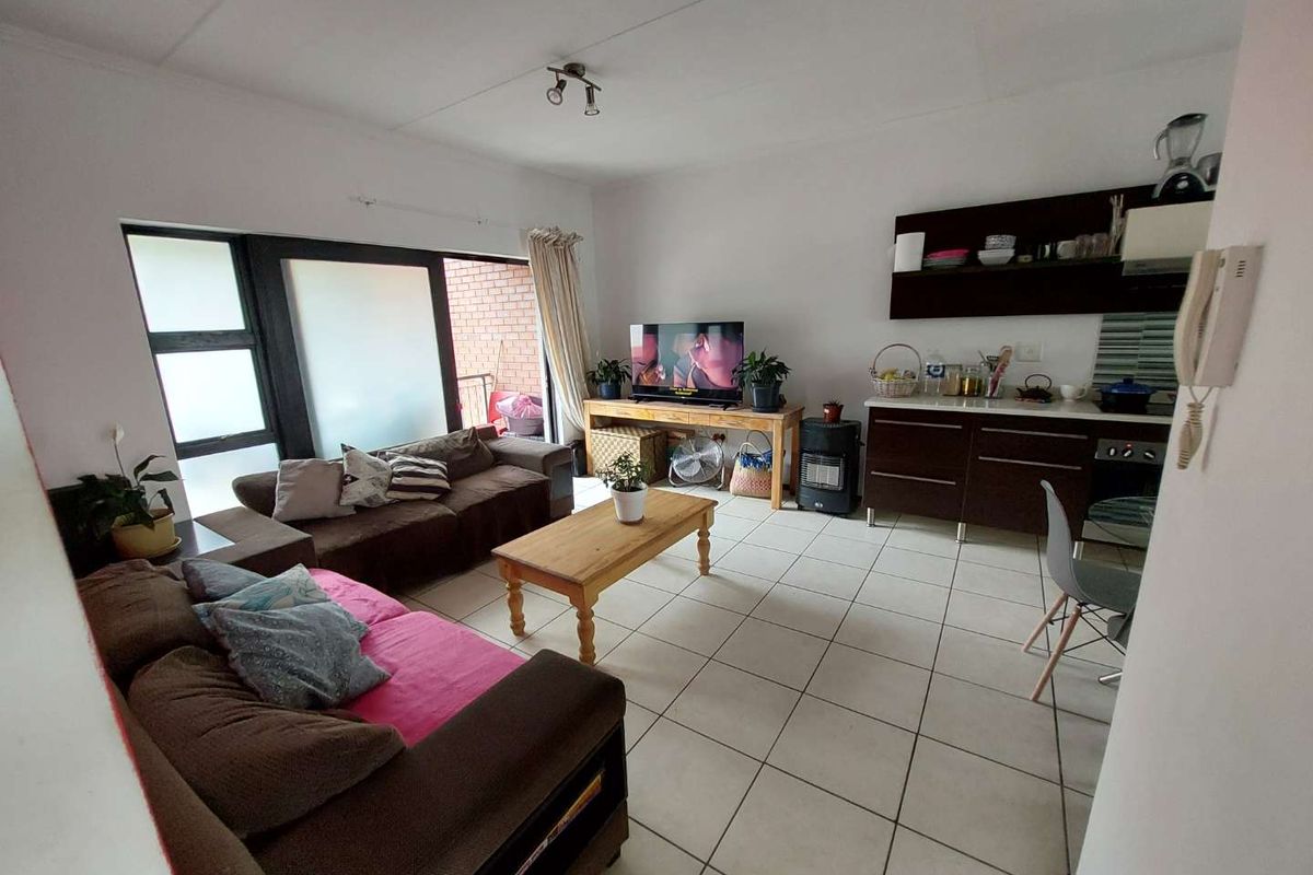 ULTRA MODERN BALWIN COMPLEX , 2 BEDS , 1 FULL BATH-VIEWS FOR DAYS -ON THE GARDEN ROUTE IN WINCHESTER HILLS - Photo 5
