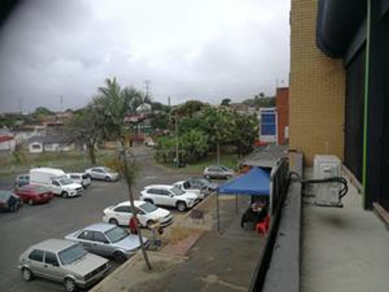 Prime Ground Floor Commercial Space for Lease at Shaikh’s Centre - Photo 9