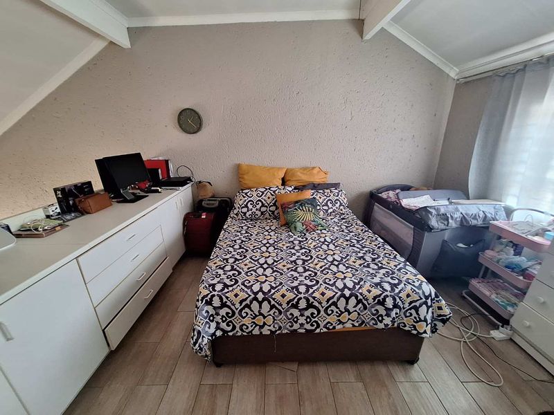 Ideal for a Single Professional or Young Couple - Photo 2