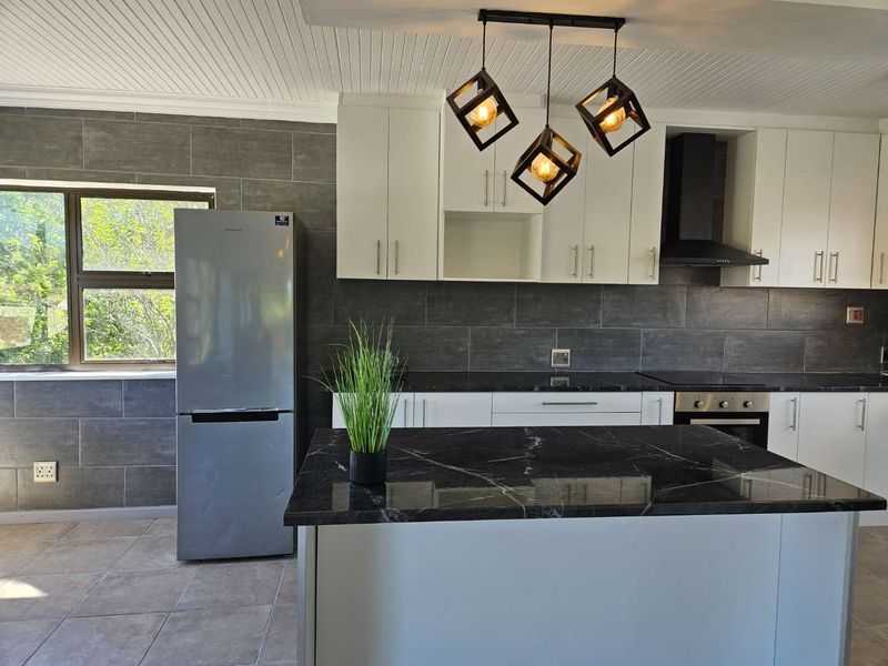 Modern 3 Bedroom home to let overlooking Sundays River - Photo 5