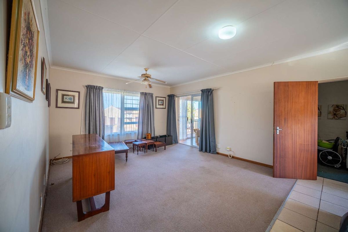 Charming 2-Bedroom Townhouse in Eedenglen Retirement Village – Jeffrey’s Bay - Photo 4