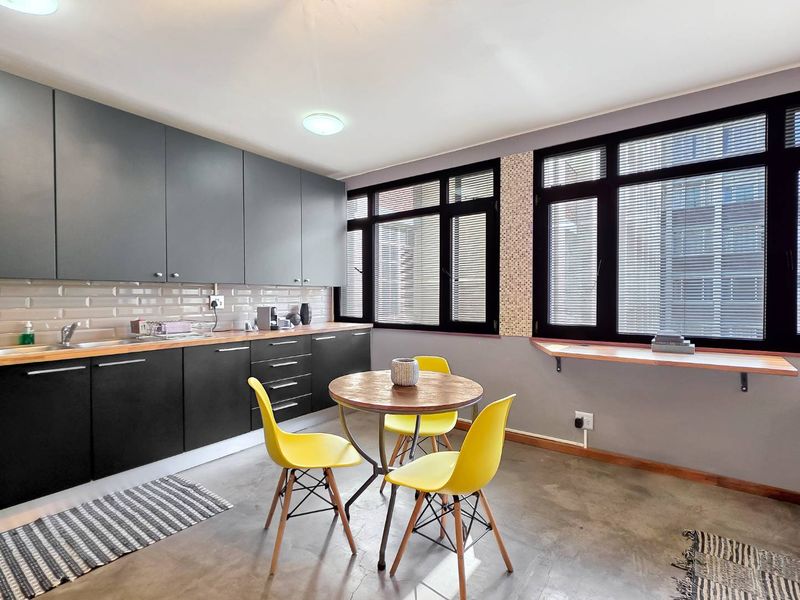 City Bowl Living Meets Boutique Hotel Comfort - Photo 2