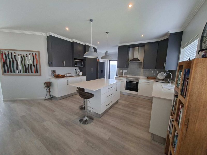 Exclusive retirement unit - Photo 3