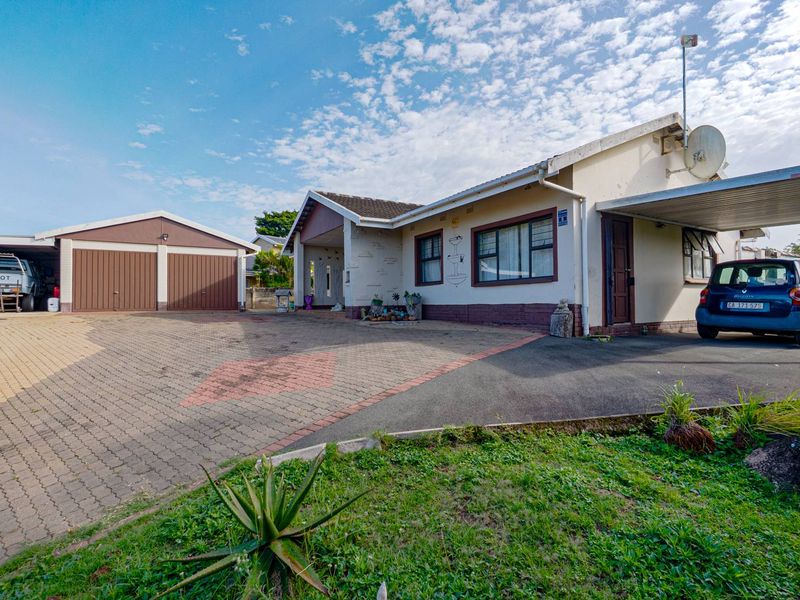 Above road level home with cottage - Photo 2