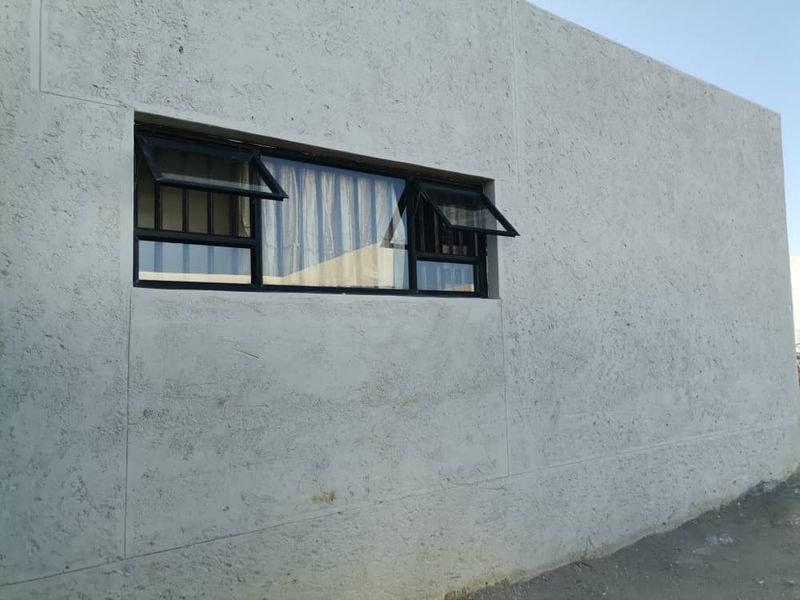 Charming Two-Bedroom House for Sale in Smarties, Okahandja - Photo 8