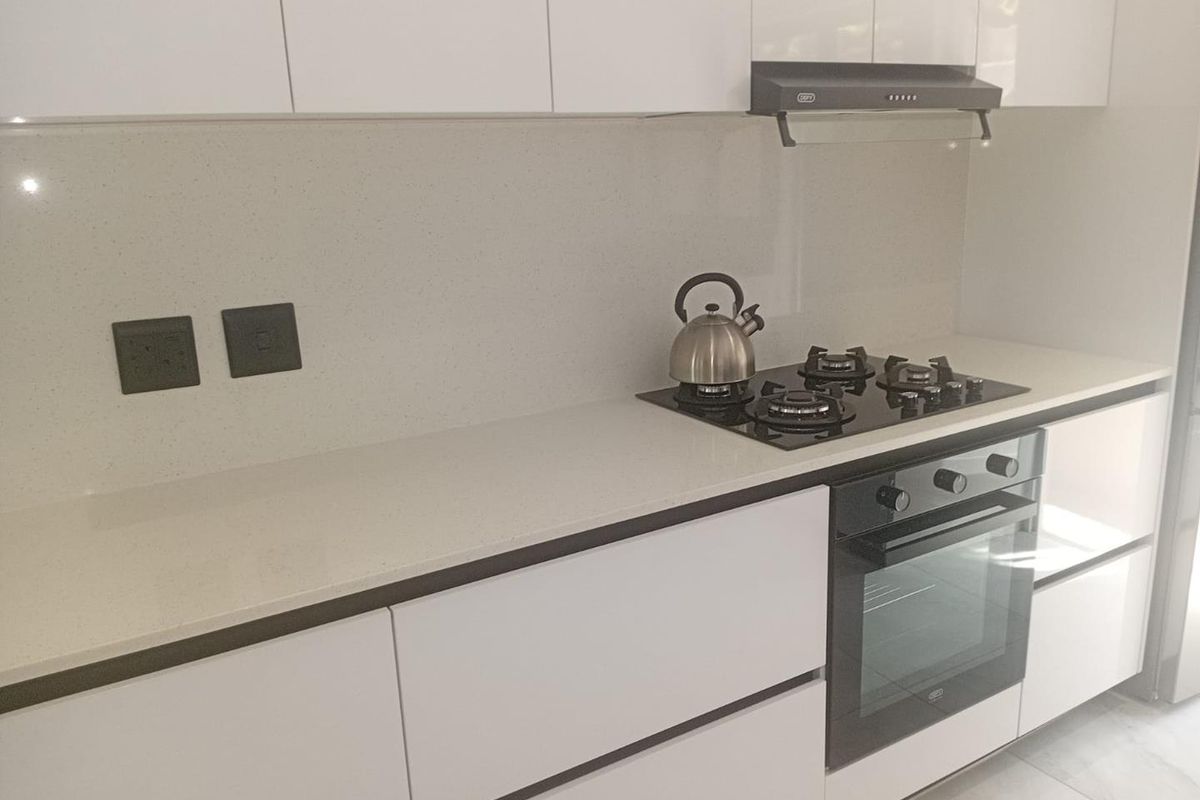 Renovated and modern cat friendly 2 bed 1 bath townhouse available 1 Feb 2026 - Photo 4