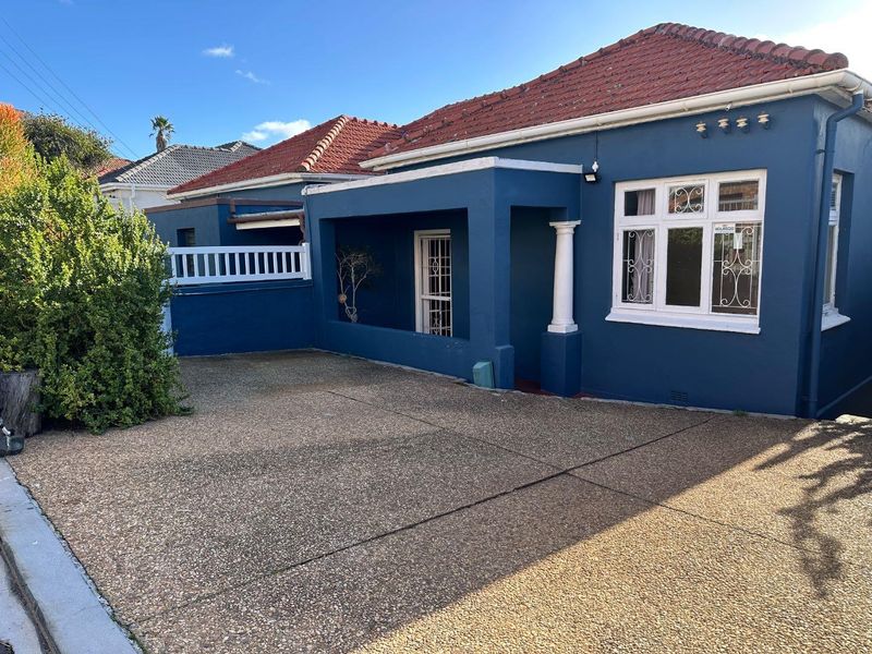 Secure 3 Bedroom Home In The Heart of Vredehoek - Photo 1