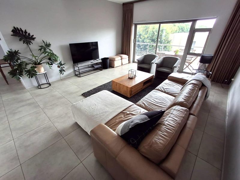 FURNISHED 3 Bedroom Apartment in OAKLANDS - Photo 3