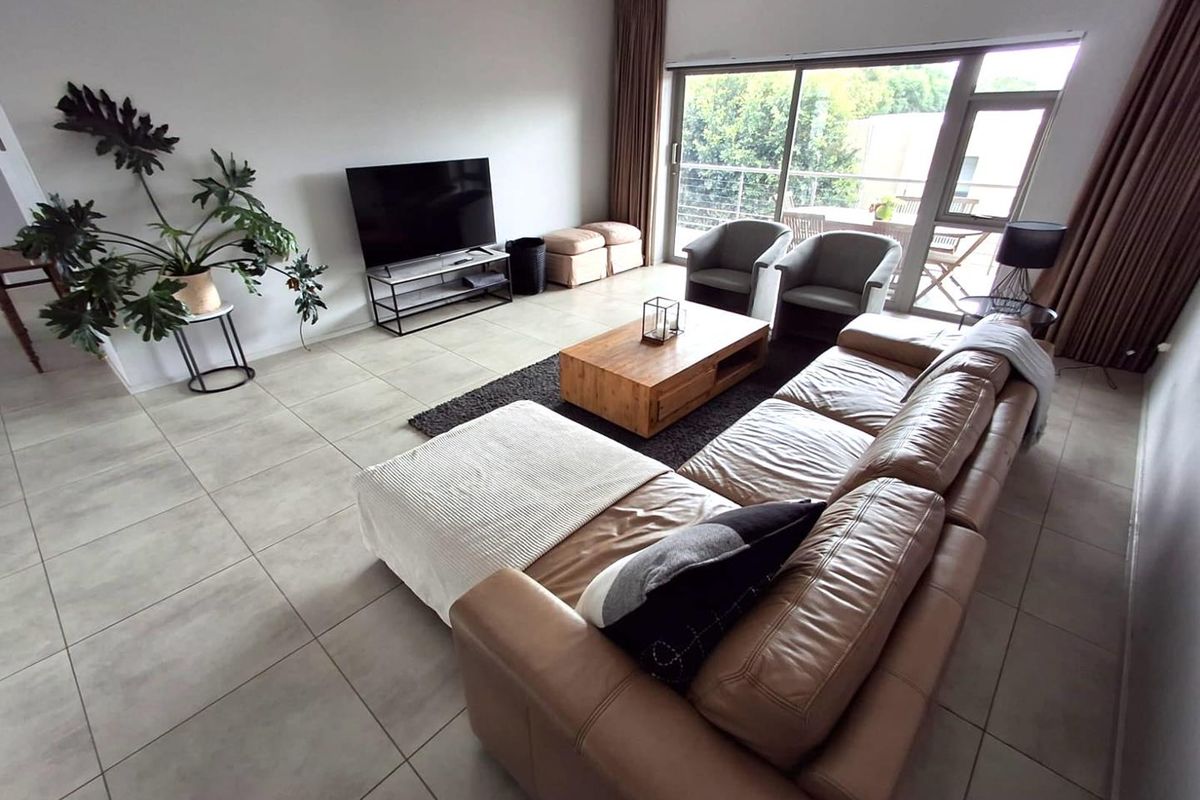 FURNISHED 3 Bedroom Apartment in OAKLANDS - Photo 3