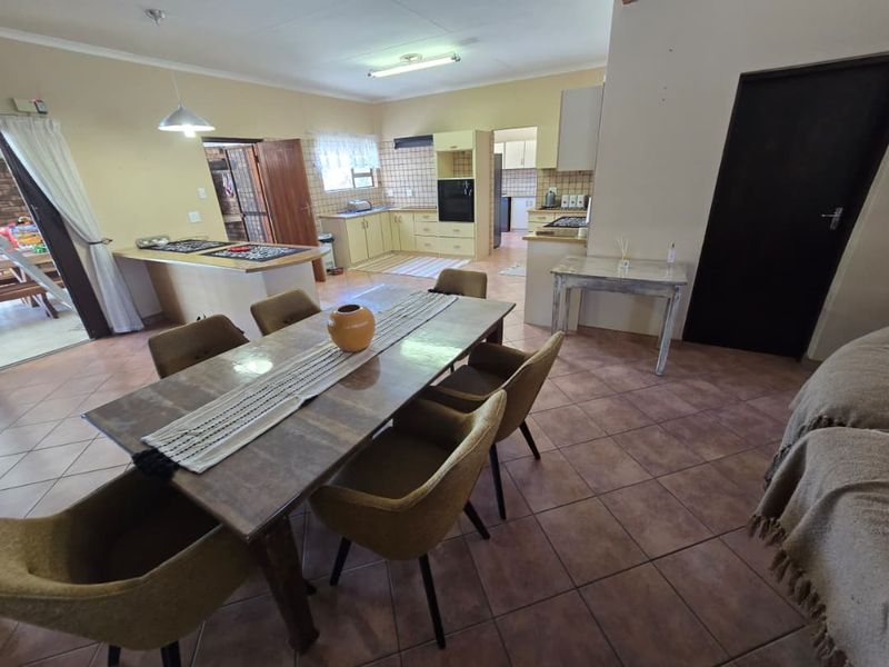 Henties Home - Photo 8