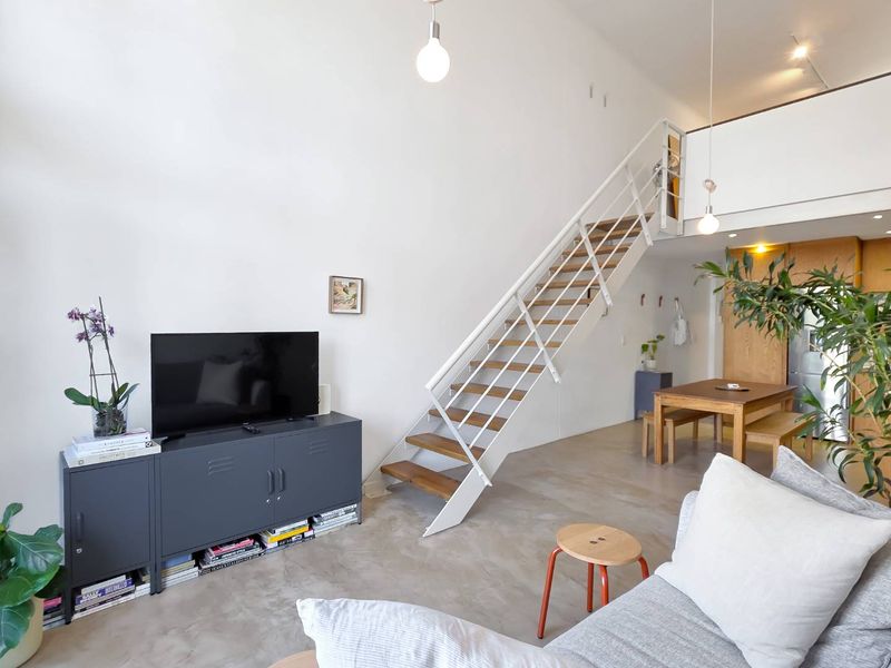Airbnb-Friendly Loft Apartment in De Waterkant - Photo 9