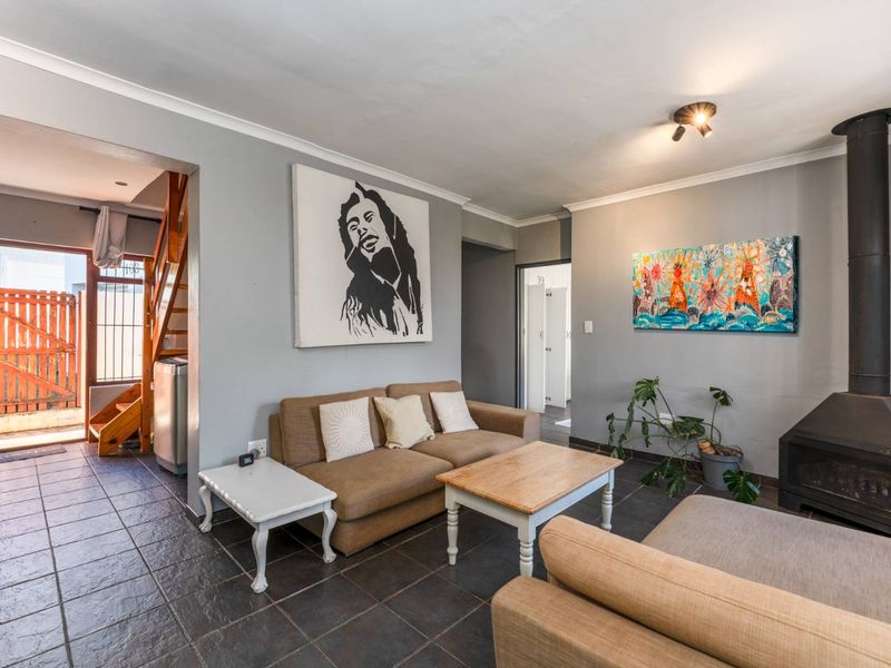 3 Bedroom, 2.5 Bathroom, Double Garage - Photo 8