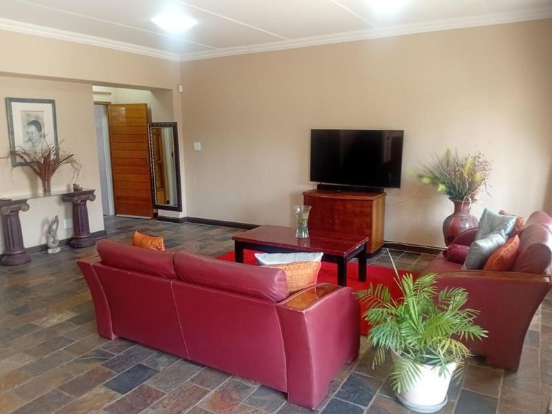 3 Bedroom Townhouse for Sale in Glenvista - Photo 6