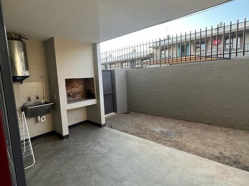 FLAT FOR SALE📍 Middle Crest -Rocky Crest - Photo 1