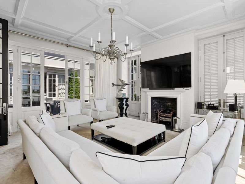 Elegant Masterpiece Set on Slopes of Lion's Head - Photo 10